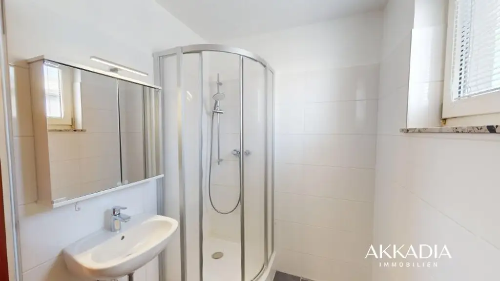 Gepflegte Neubauwohnung mit Loggia