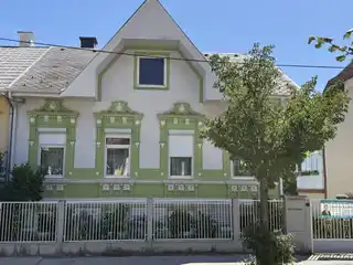Strassenfront