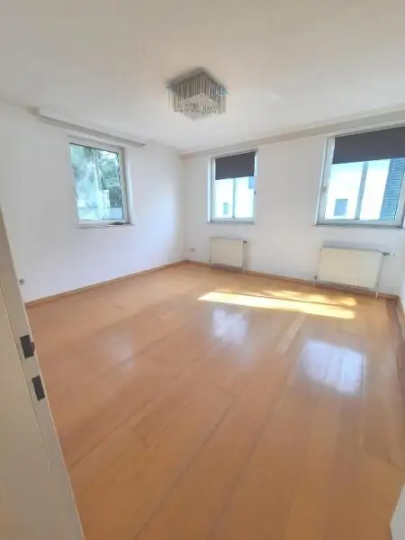 Entzückendes Häuschen mit vielseitigen Möglichkeiten zum Top Preis!