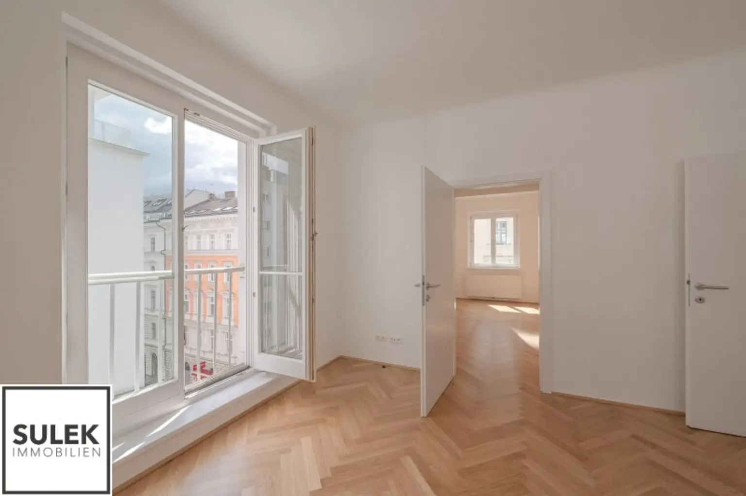 schöne 2 Zimmer Wohnung in bester Innenstadtlage - ab Oktober beziehbar! (Erstbezug nach Sanierung)
