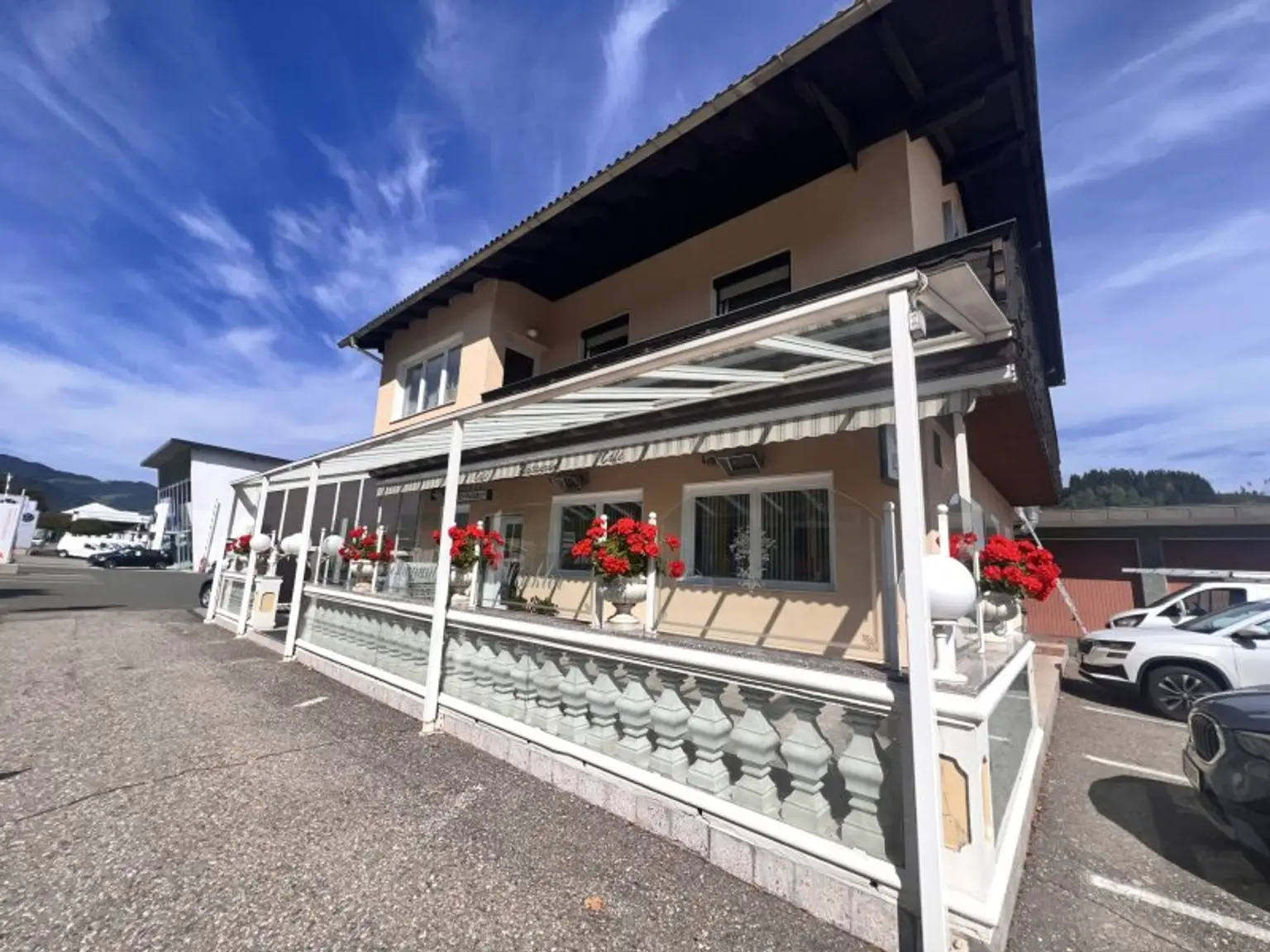 Aufsperren und Gastgeber sein! Perfekt eingerichtetes Restaurant mit Terrasse!