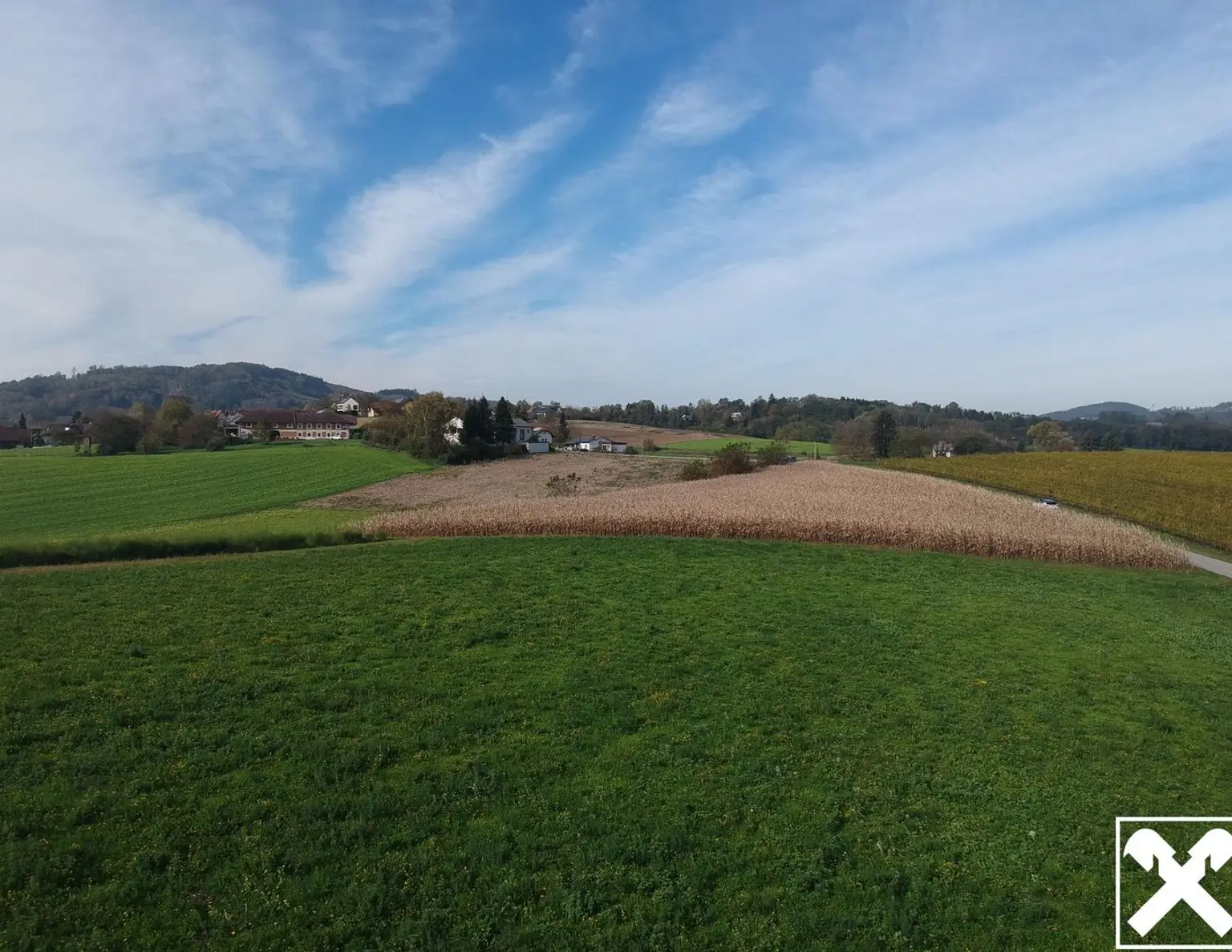 Landwirtschaftlicher Nutzgrund direkt an Aichbergstraße