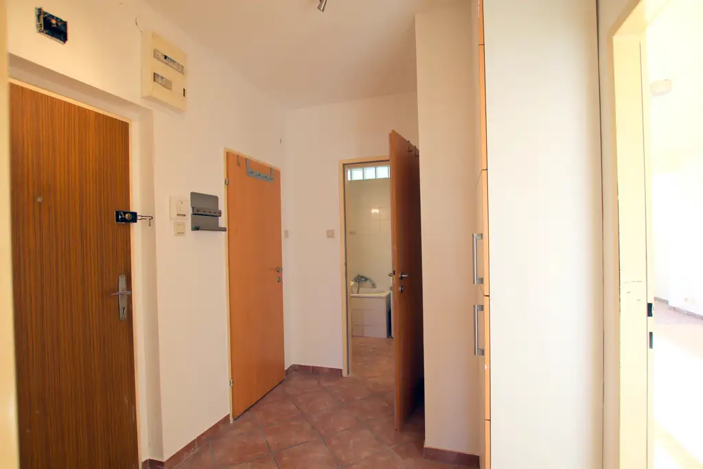 SCHÖNE 3/4-ZIMMERWOHNUNG MIT LOGGIA