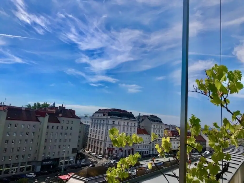 MIETWOHNUNG-INNENSTÄDTISCHE & EXQUISITE - PENTHOUSE- WOHNUNG-OHNE DACHSCHRÄGEN! mit 2,5-Zimmern in Top Lage - NASCHMARKT - 1060 WIEN!