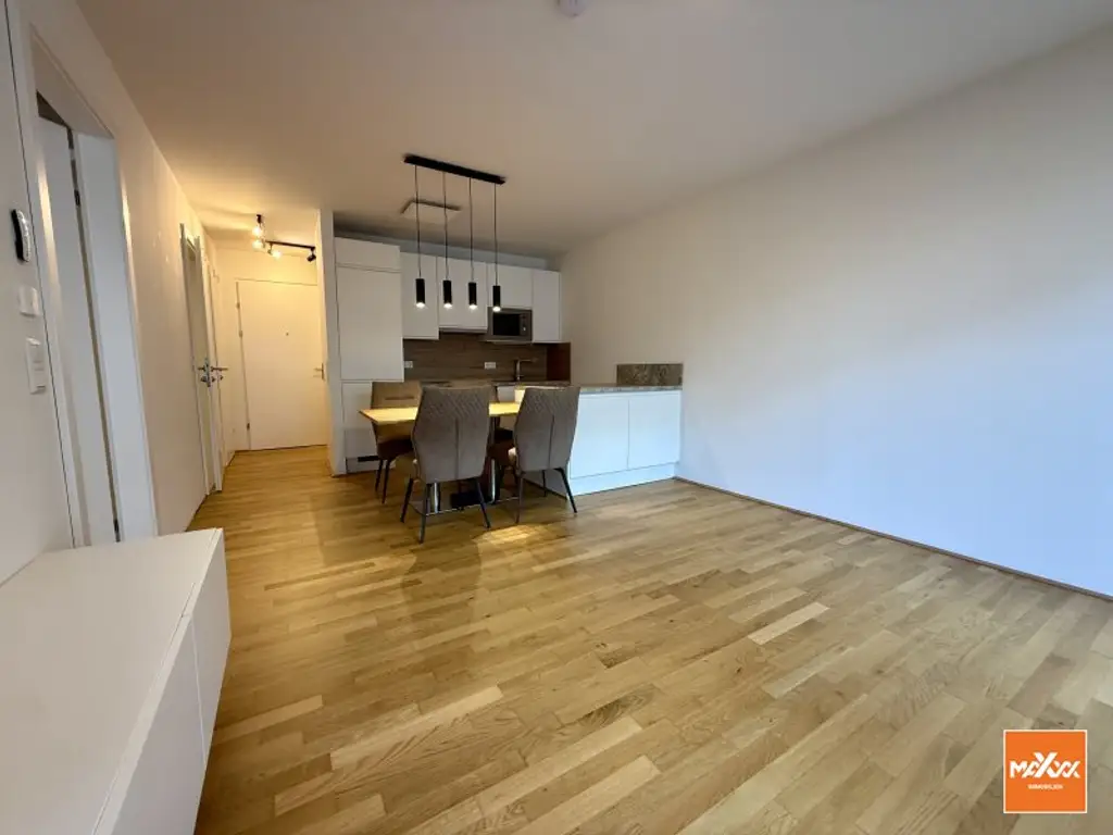 Moderne 2-Zimmer-Wohnung mit großem Balkon und Tiefgaragenparkplatz