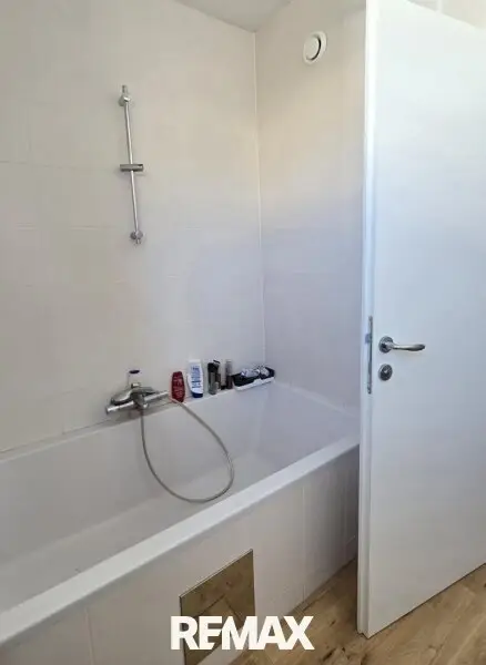 13 Badezimmer OG