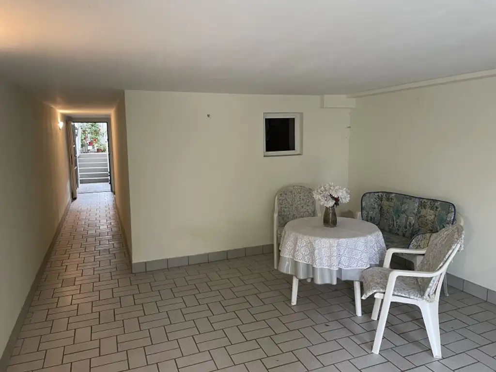 SEHR GEPFLEGTES EINFAMILIEN-HAUS MIT SCHÖNEM GARTEN -- LOGGIA/GARAGE -- RUHELAGE!
