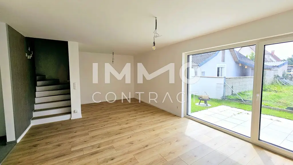 Erstbezug! Modern, hell, großzügig - Reihenhaus in familiärer Umgebung, PV-Anlage und Parkplatz
