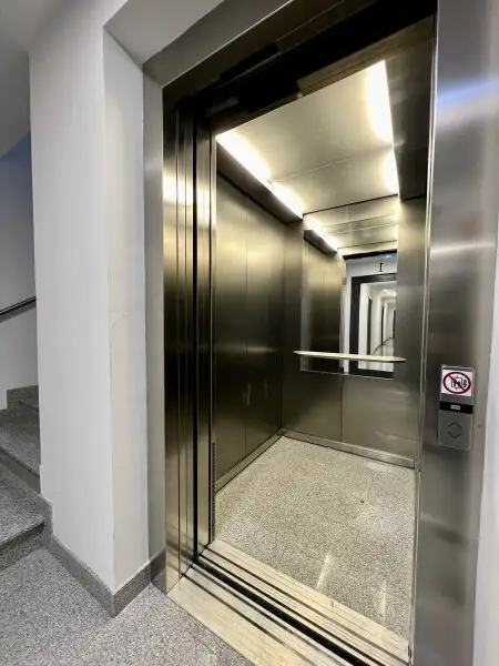 Wunderschöne 3 Zimmer Wohnung mit Balkon - Baujahr 2021 TOP 26 in den Innenhof gerichtet - PREIS Inkl. Heizung