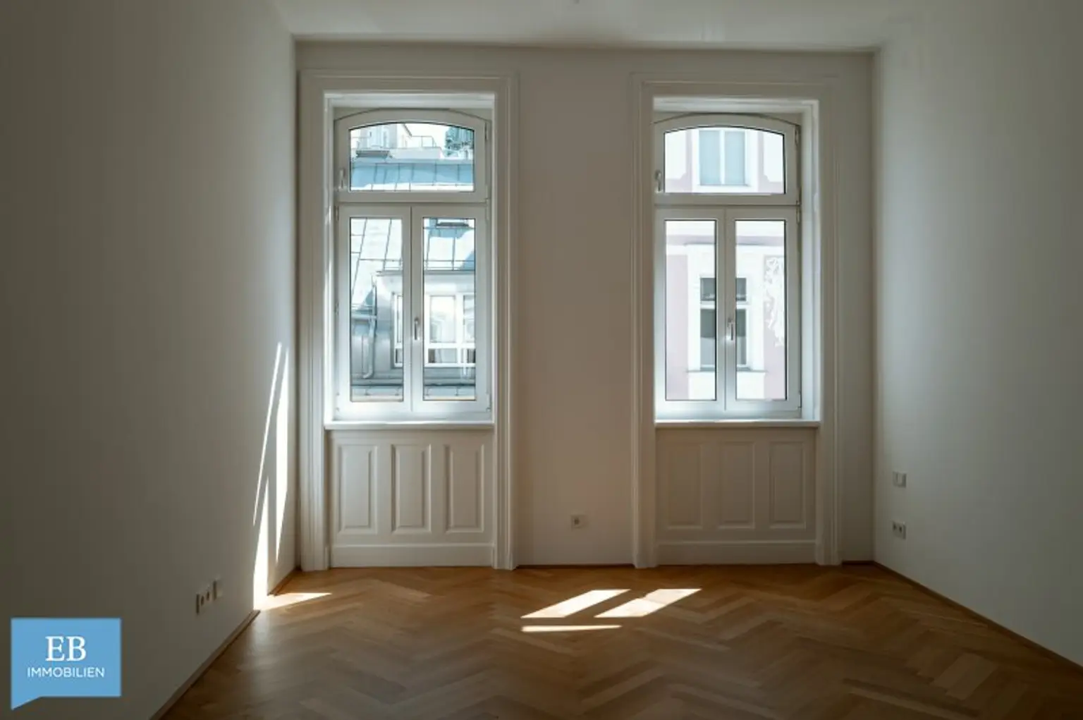 ALTBEWÄHRT TRIFFT AUF AVANTGARDE - Schöne Garconniere im 8ten Bezirk!