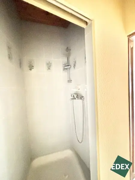 Sanierungsobjekt: 2 Zimmer Wohnung beim Erich-Auer-Park, 1140 Wien