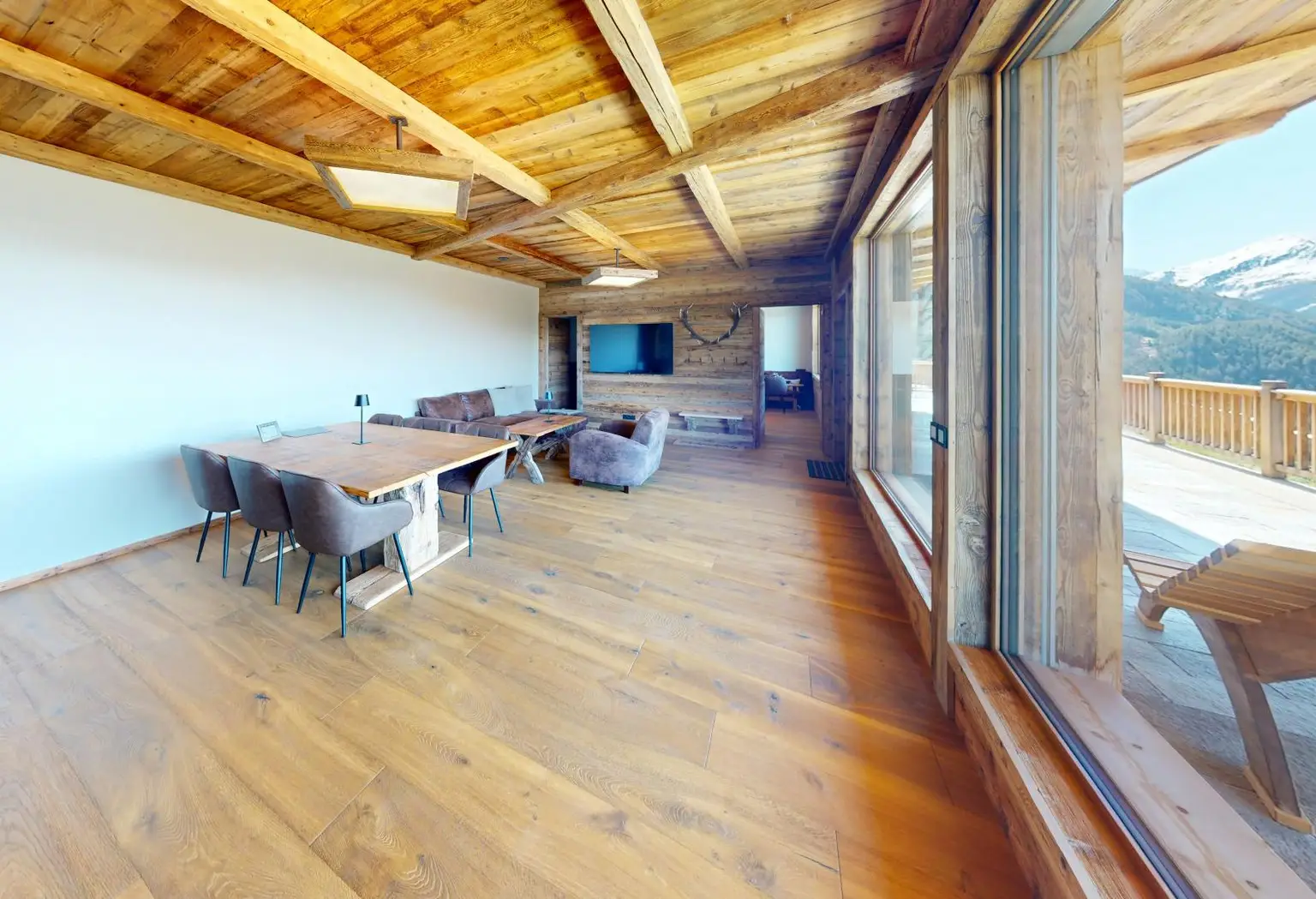 Chalet - Puschlin - Wohn & Essbereich