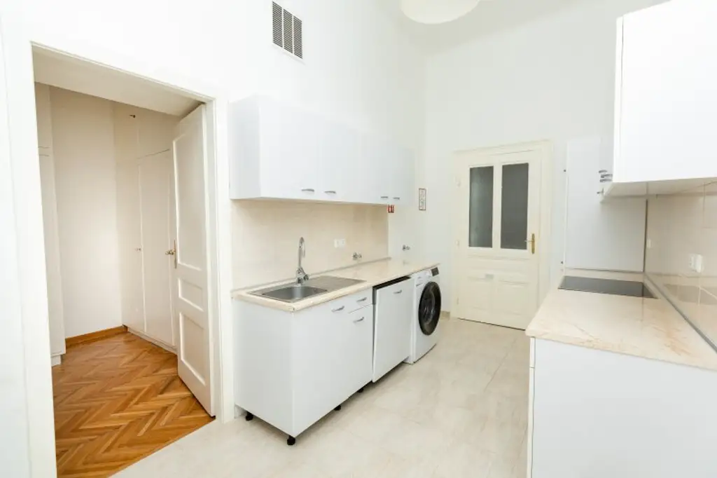 Großzügige, charmante 137 m² Altbauwohnung I perfekter Grundriss