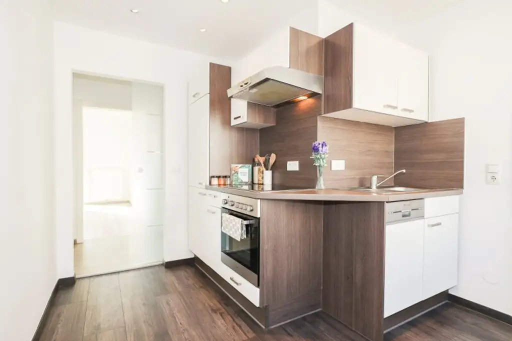 *BALKON* I HAUPTBAHNHOF I WG TAUGLICH I DUSCHE I HAUSTIERE WILLKOMMEN I AB SOFORT I 4. STOCK MIT LIFT I MODERN SANIERT I PROJEKT WOHNEN I