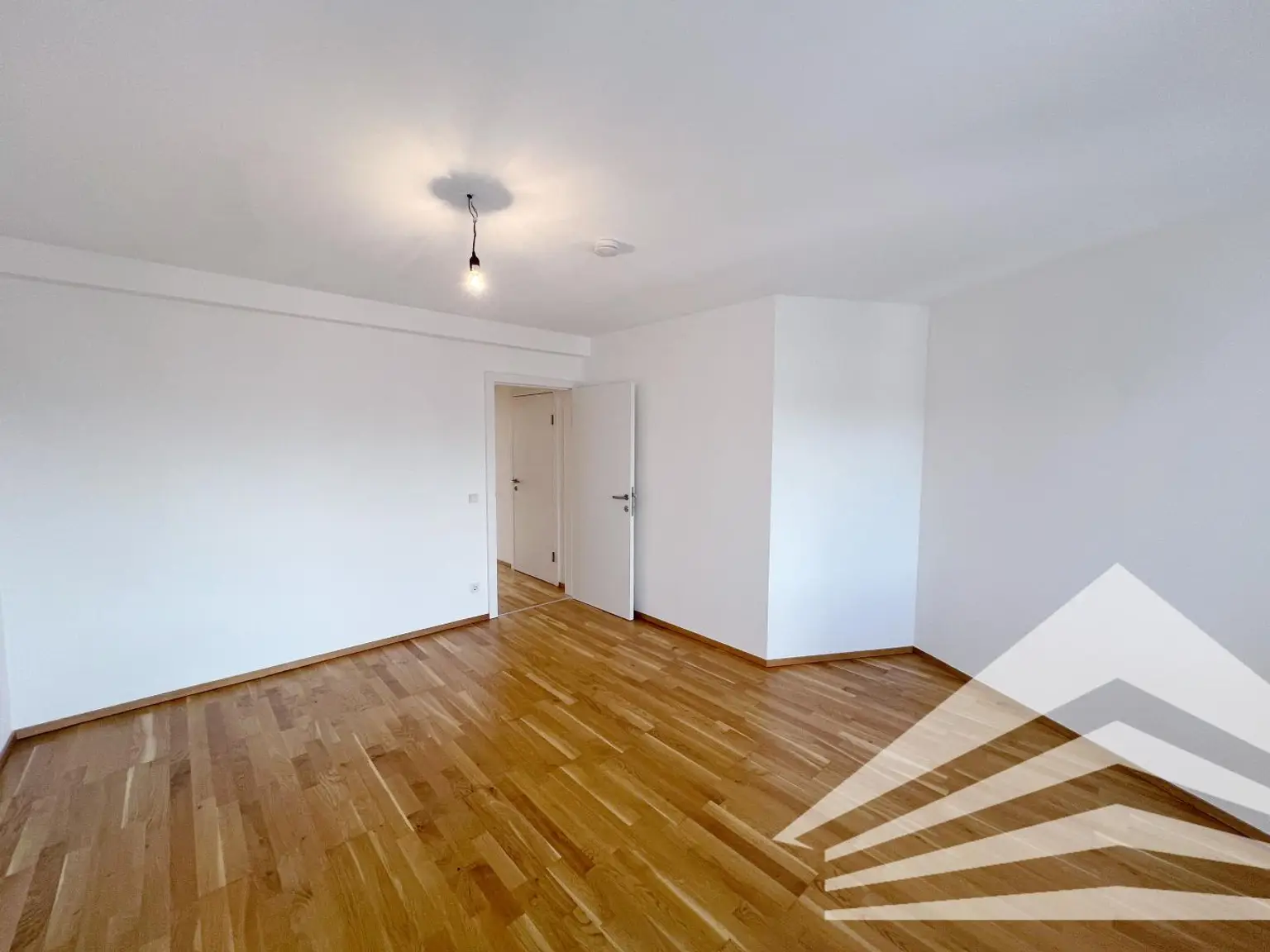 Sensationelle Maisonette-Innenstadtwohnung nahe dem Volksgarten und Musiktheater!