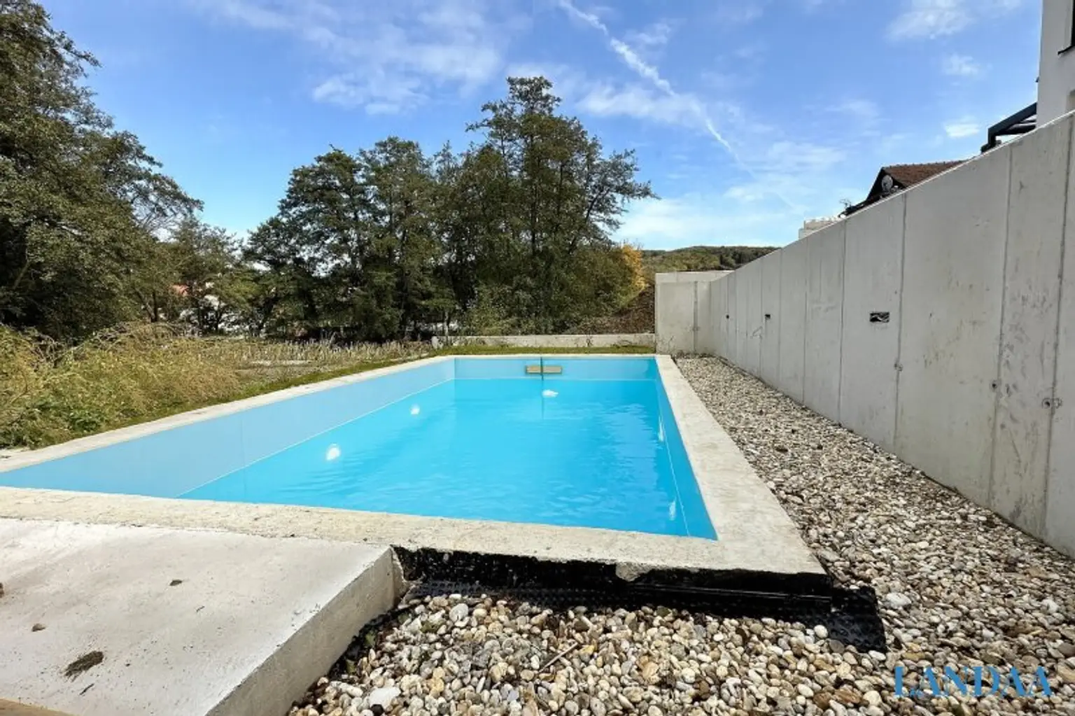 Exklusives, modernes Traumhaus mit großzügigen Glasflächen und Grünblick