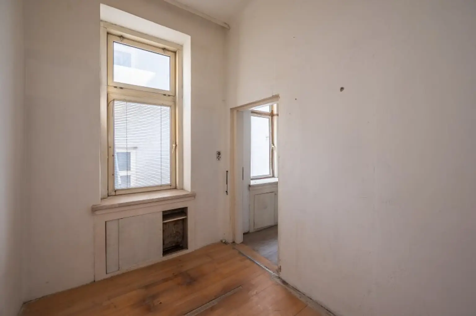 **Hannovermarkt** Sanierungsbedürftige 2-Zimmer Altbauwohnung -  Airbnb/Kurzzeitvermietung Zustimmung aller Eigentümer vorhanden