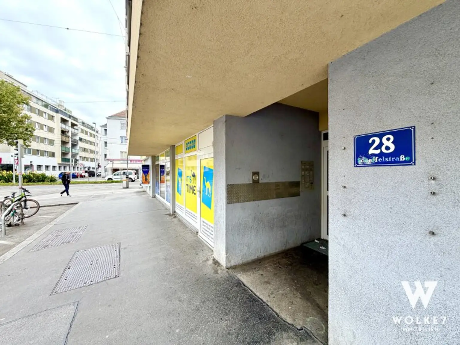 Zu vermieten: 1-Zimmer | großer Balkon | Hoßplatz 25er 26er | Keine Ablöse