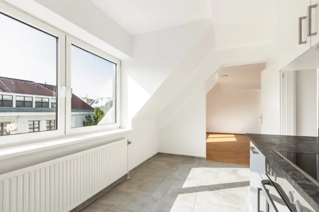 TOP ANGEBOT! Helle 4-Zi.-DG-Wohnung im 16. Bezirk! inkl. 2 Stellplätzen!