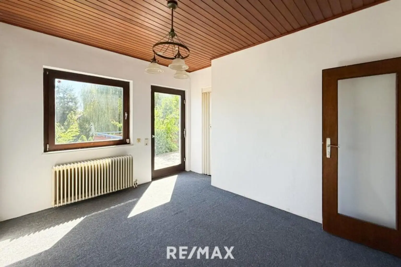 In MAUER uneinsichtiges und traumhaftes Gartenparadies