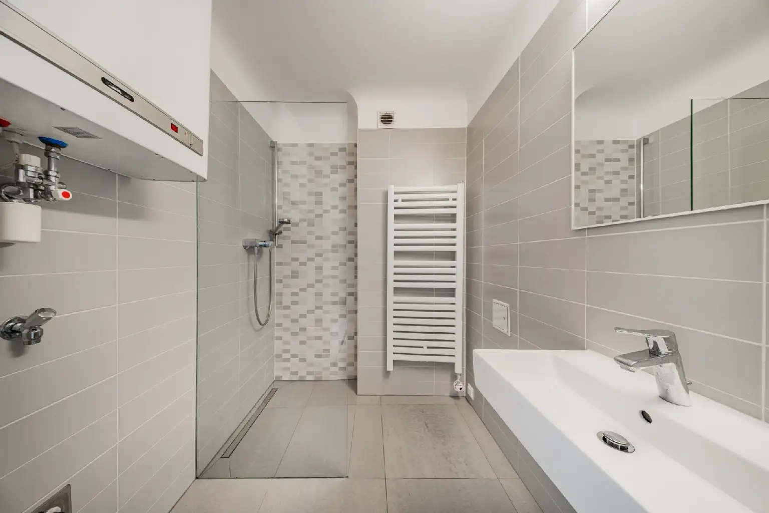 Gut aufgeteilte 2 Zimmerwohnung mit hofseitigem Balkon