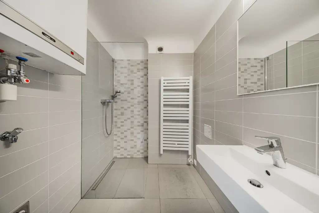 Gut aufgeteilte 2 Zimmerwohnung mit hofseitigem Balkon