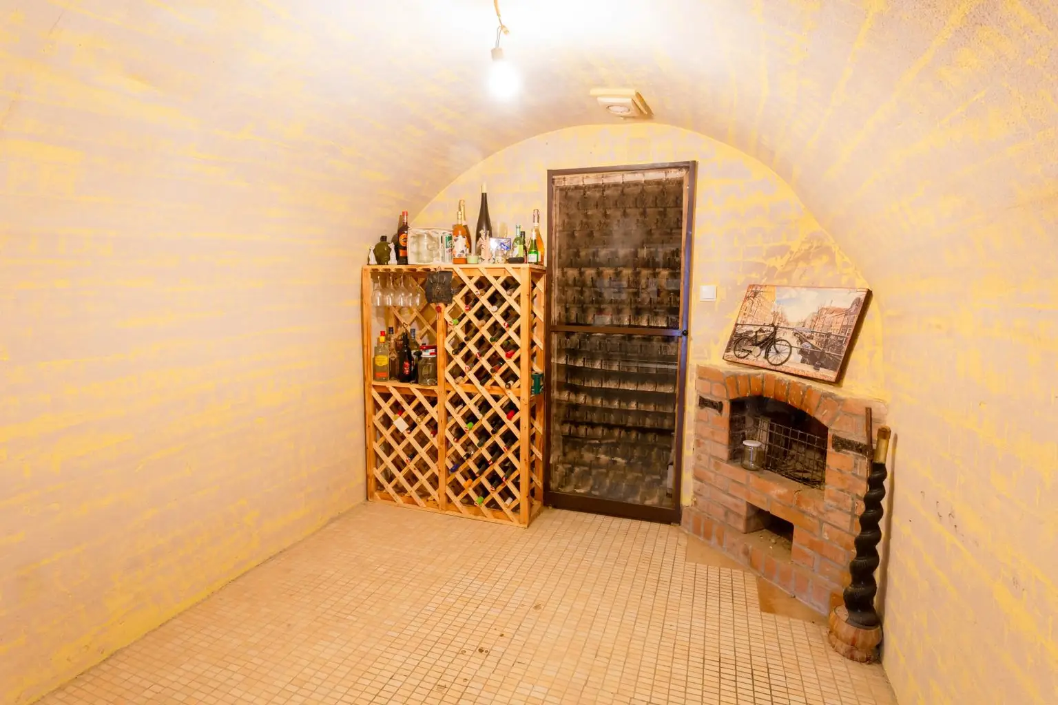Wohnen in Krems: Gepflegtes Haus mit Garten und Garage