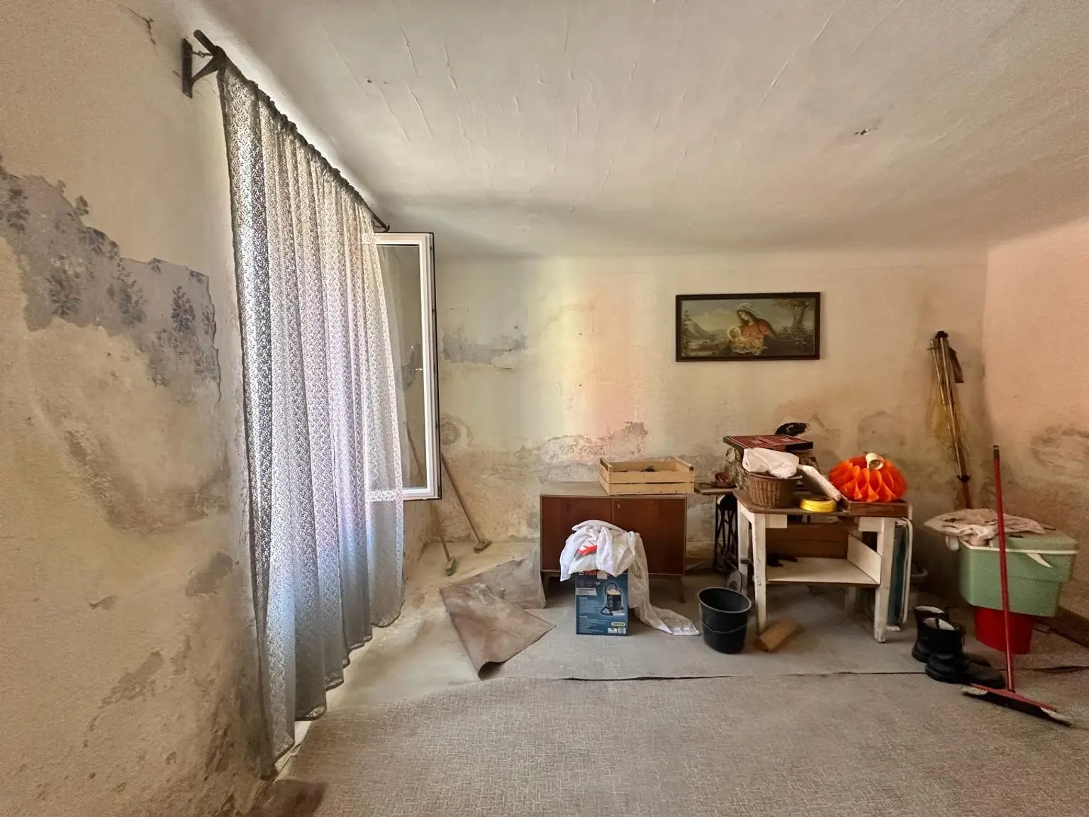 Sanierungsbedürftiger Bauernhof mit großem Grundstück, Stallungen und Stadl – ländlicher Charme mit viel Potential!