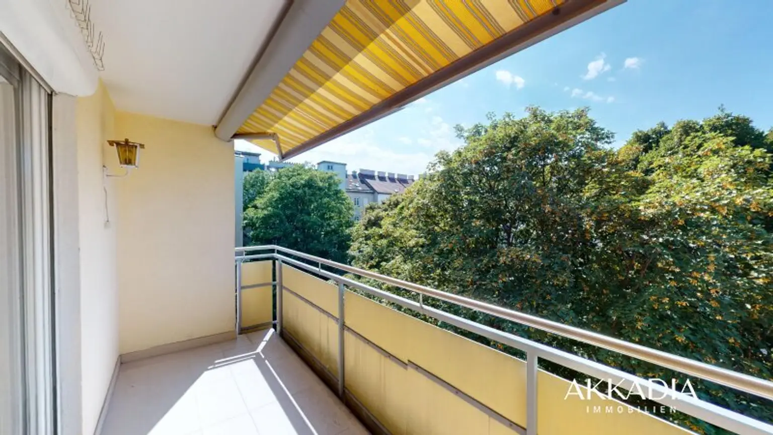 Gepflegte Neubauwohnung mit Loggia