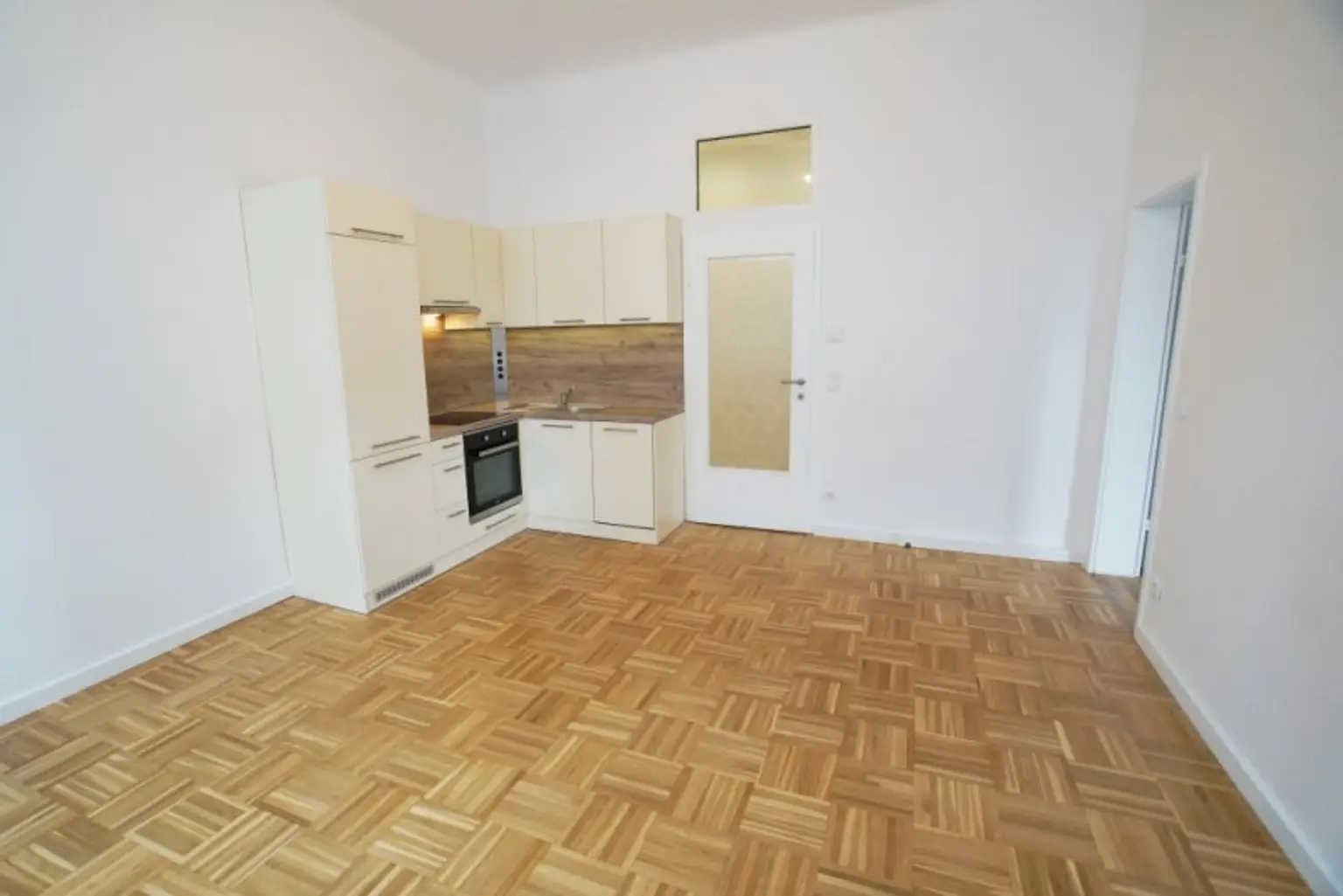 Sanierte helle Altbauwohnung - nähe U4 Hütteldorferstraße