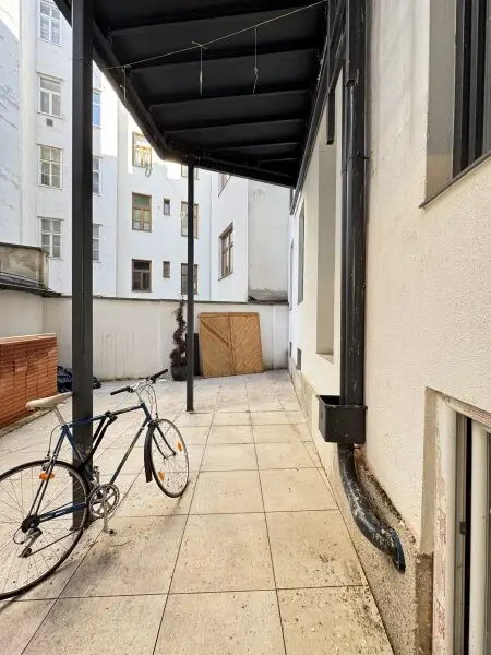 Exklusive 2-Zimmer-Terrassenwohnung im generalsanierten Altbau – Erstbezug mit hochwertiger Ausstattung in 1050 Wien
