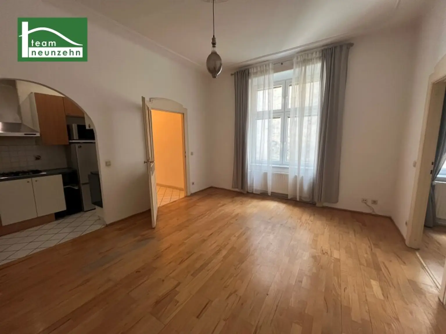 PROVISONSFREI BIS ENDE AUGUST! BEI DER ECKE NEUBAUGASSE! LEISTBARE GEBRAUCHTE WOHNUNG IN HOFRUHELAGE! SCHÖNES ALTBAUHAUS! SEHR ZENTRAL! Für Eigennutzer aber auch Anleger.