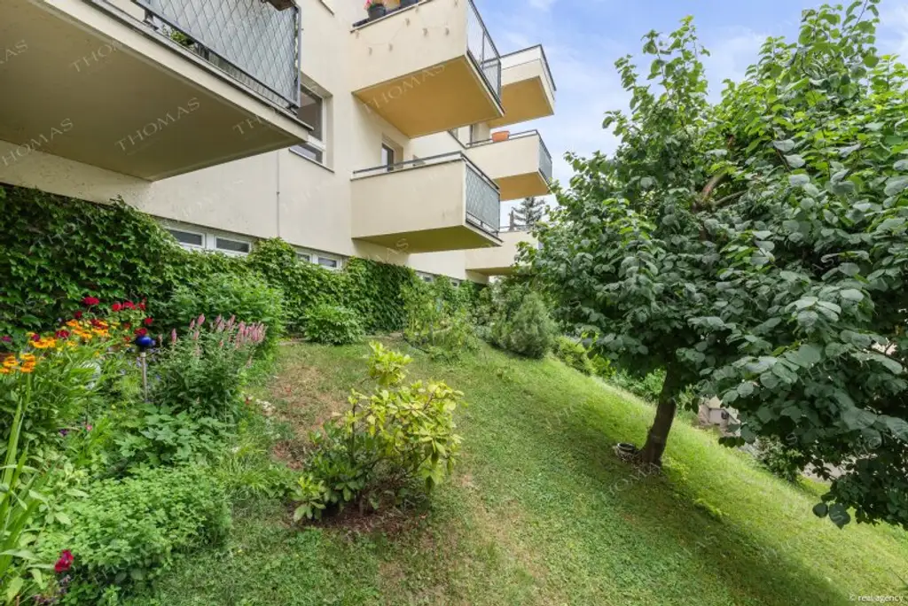 Komplett sanierte 2-Zimmer-Wohnung mit Loggia