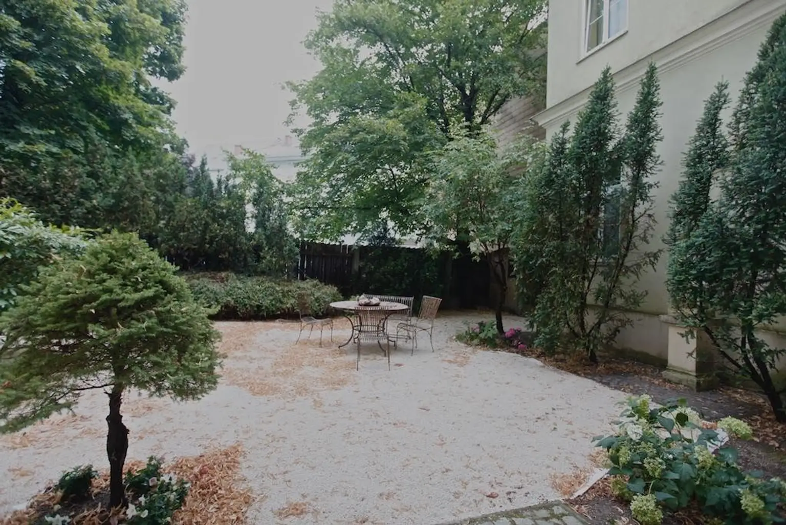 Exklusive, traumhafte Dachgeschosswohnung mit großer Terrasse