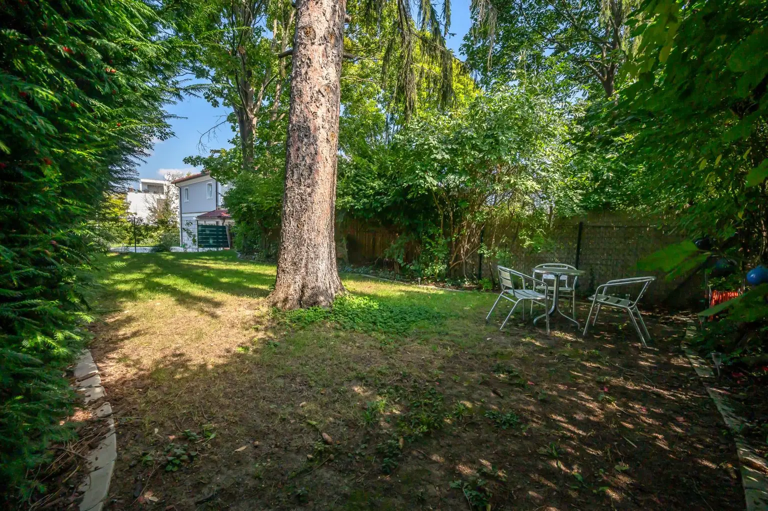 WOHNUNG IN ALTBAU-VILLA | EIGENGARTEN | SANIERUNGSBEDÜRFTIGES JUWEL