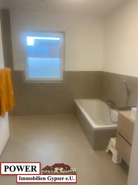 Neuwertige Terrassenwohnung