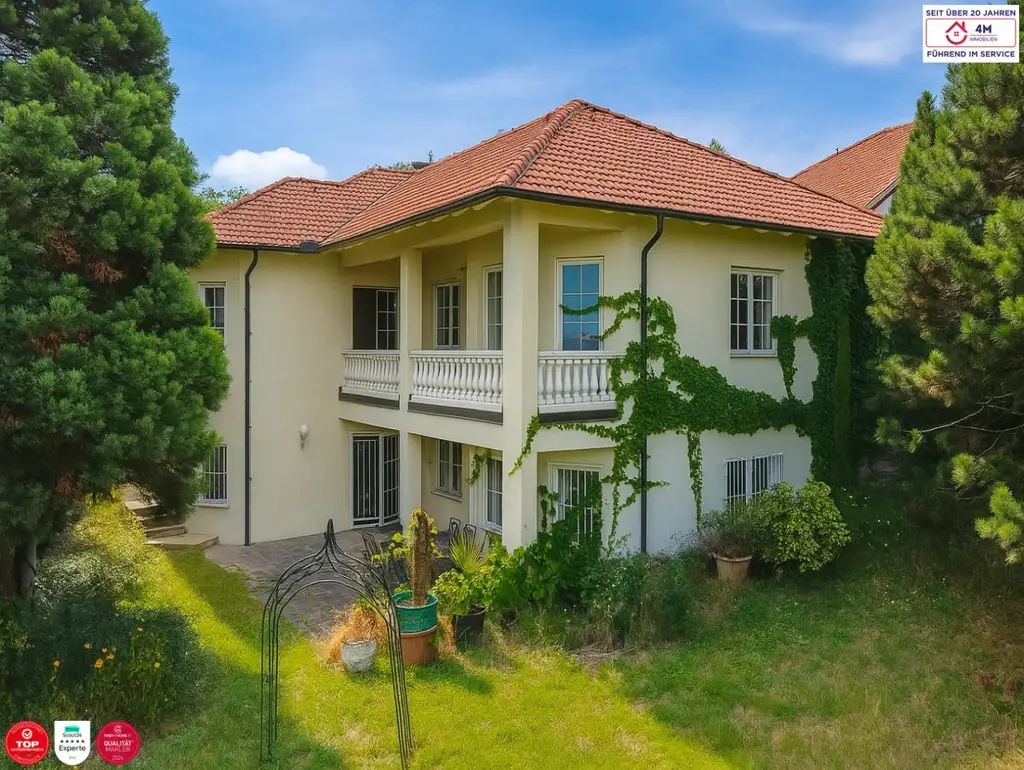 🏡Charmante Villa am Ölberg mit Blick auf das Stift Klosterneuburg & ca. 1450m2 großem Garten