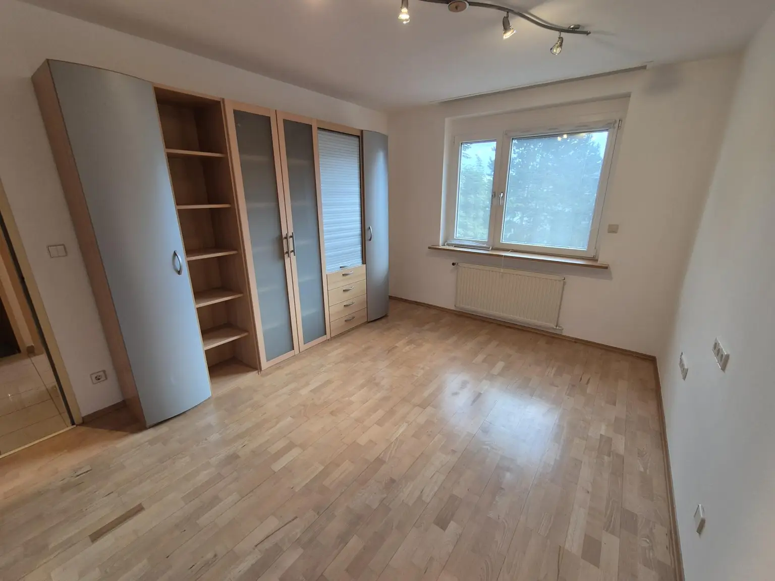 TOP GEPFLEGTE 3 ZIMMER WOHNUNG MIT LOGGIA
