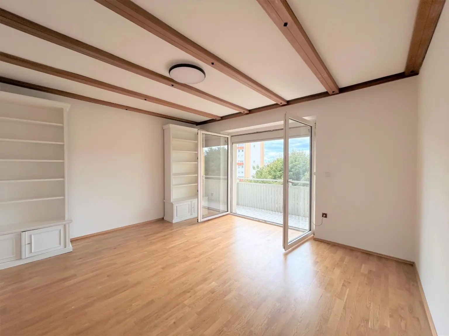 SONNIGE DREIZIMMERWOHNUNG - KLINIKUMNÄHE - Interessant auch für Anleger