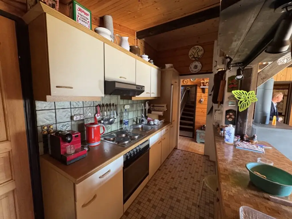 Sonniges Blockhaus mit Pool, Balkon & Gartenidylle in Sollenau