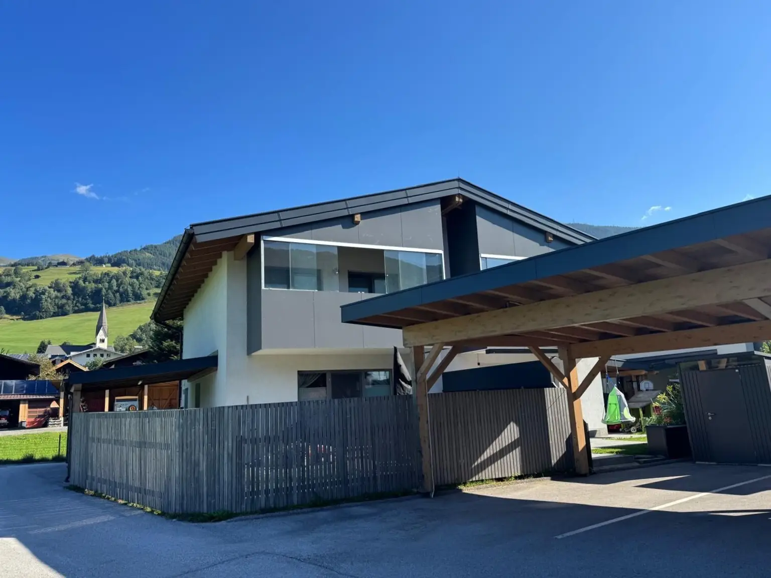 Doppelhaushälfte in zentraler Lage von Uttendorf im Pinzgau, zur Miete!