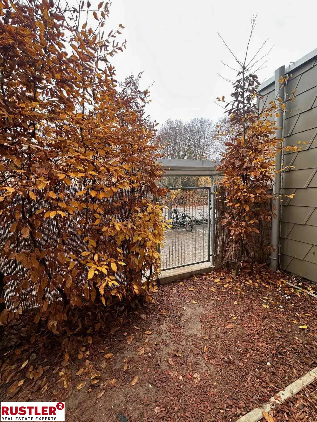 Exklusive 3-Zimmer Gartenwohnung mit großem, uneinsehbarem Garten