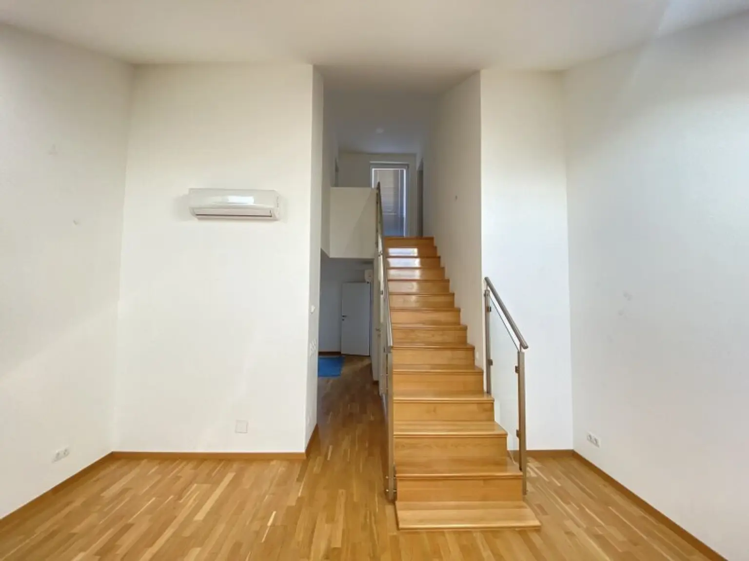 Großzügige Dachgeschosswohnung am Rennweg - Klimatisiert - 2 Terrassen