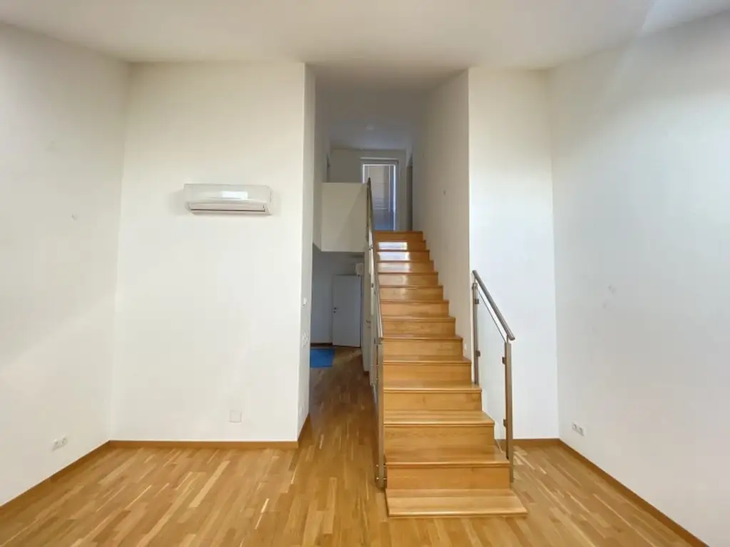 Großzügige Dachgeschosswohnung am Rennweg - Klimatisiert - 2 Terrassen