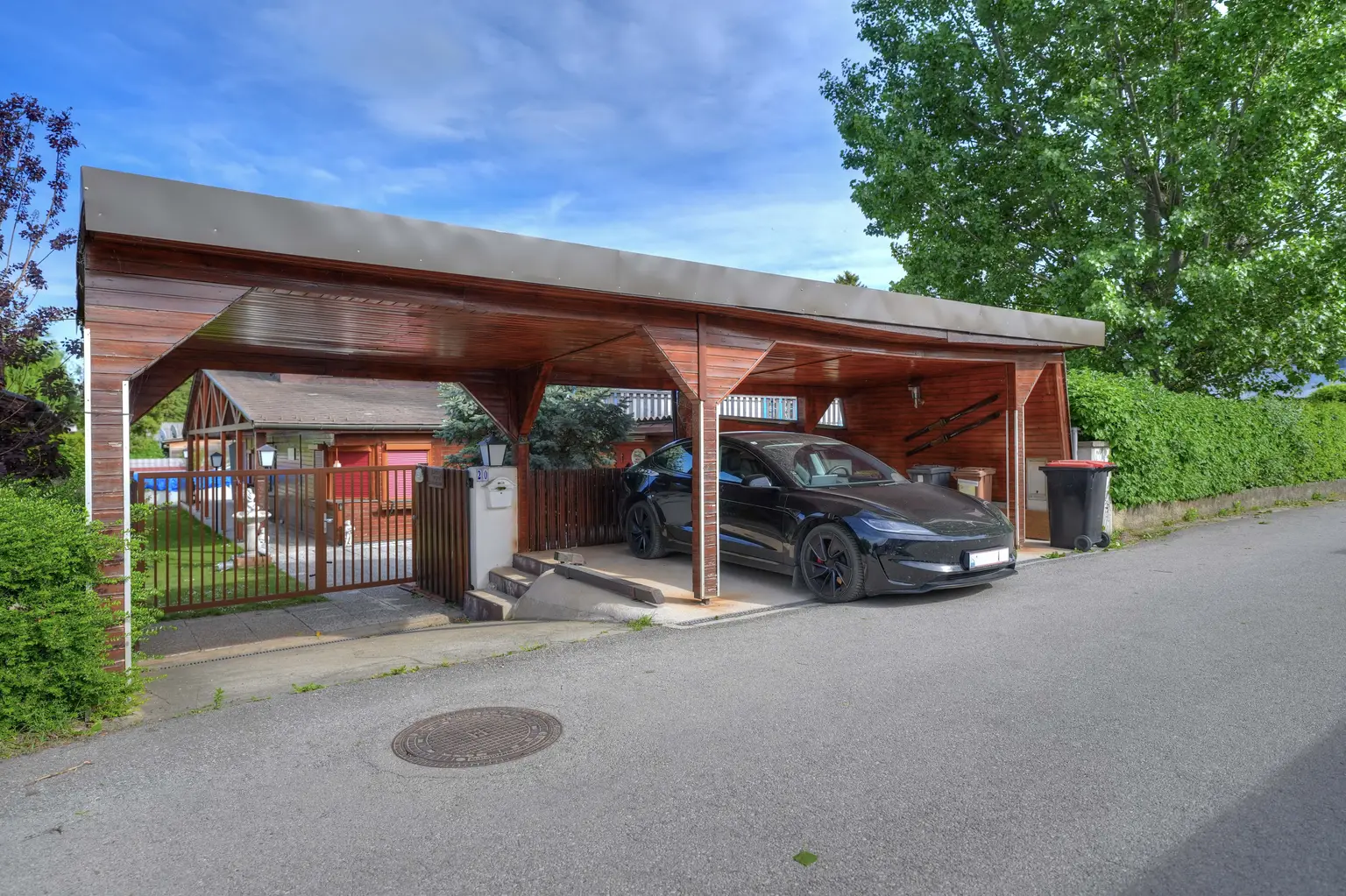 ENTWURF ** Urlaub zu Hause - Nur ca. 100 Meter vom Neufelder See entfernt – charmantes Haus auf Pachtgrund + Pool, Sauna & Gästezimmer ** ENTWURF