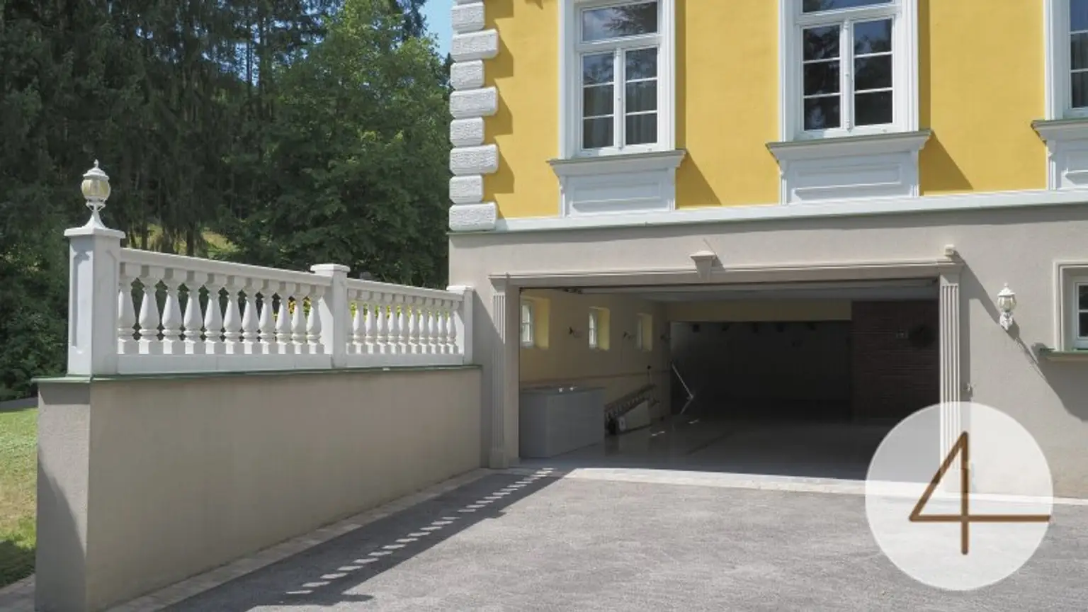 Starkes Statement 857m2 Nutzfläche – Architektenhaus mit Garage Büro Terrassen bei Krems