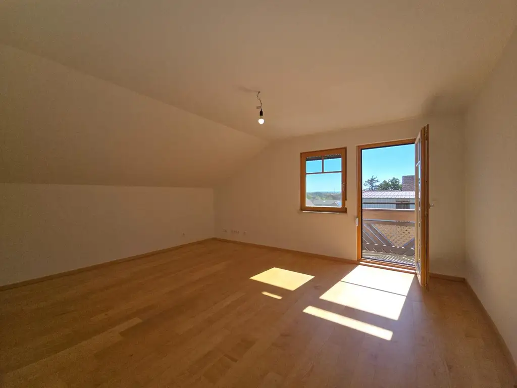 3701 Großwiesendorf/bei Großweikersdorf: Wunderschönes Einfamilienhaus mit Wohnkeller, Doppelgarage und Weinröhre