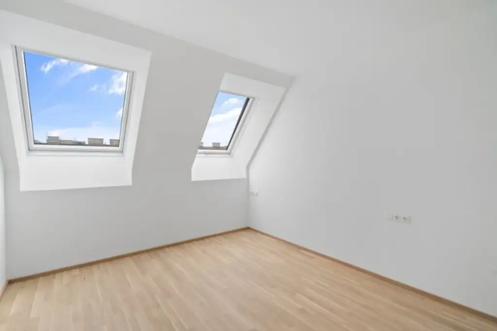 ERSTBEZUG ! Exklusives 148 m² Dachwohnung mit 3 Terrassen in generalsaniertem Gebäude (Top 21)