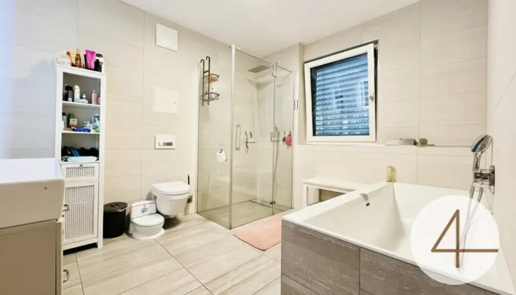 8Min zur U2 - 4-Zimmer Gartenwohnung - privater Eingang - sonnige Terrasse - Tiefgarage - ideale Infrastruktur