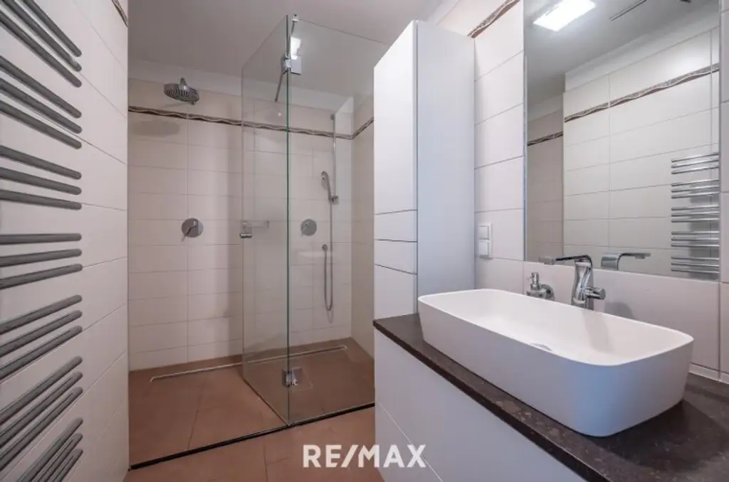 Seltene Gelegenheit in Döbling! Zentrales Luxus-Penthouse mit vier Dachterrassen und Pool